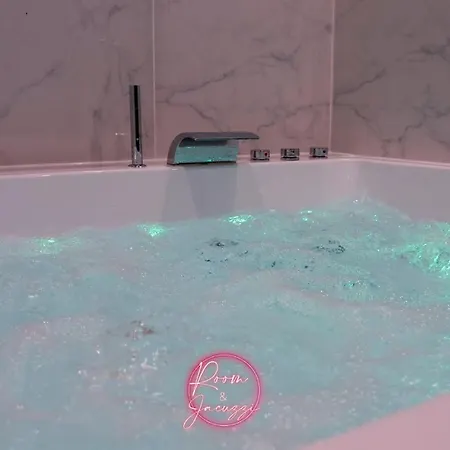 Hodinový hotel & Jacuzzi - Stade De France Saint-Denis (Seine-Saint-Denis)