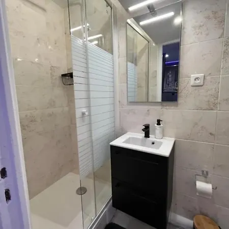 Hodinový hotel & Jacuzzi - Stade De France